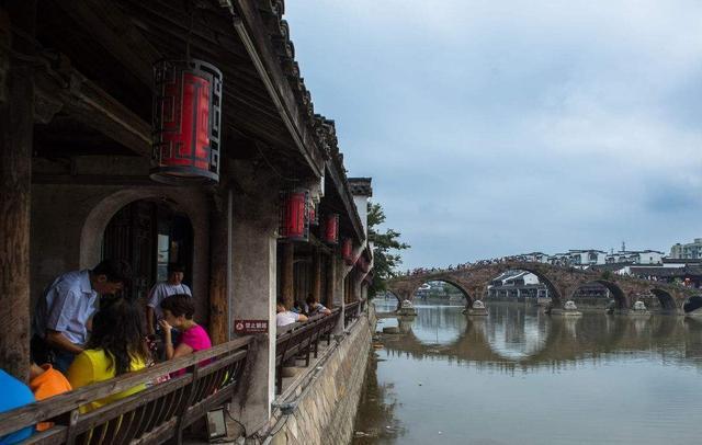 小红帽的冒险之旅